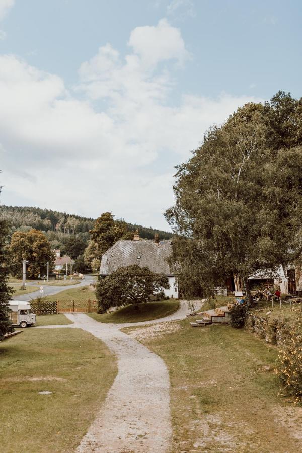 Nezámek Hotel Hartmanice  Kültér fotó
